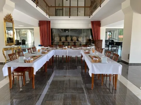 Etruscan Boutique Hotel Отели рядом с достопримечательностью «Бухта Анзак»