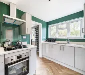 Link Road House by Redwood Stays Hotels in Alton