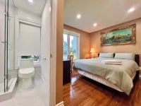 Cozy Home Near Transit & Hillcrest Mall with Free Parking Hotel di Richmond Hill