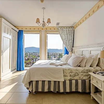 Sophisticated Penthouses at IL Campanario Resort Ilctopm Hotel dekat Pantai Jurere