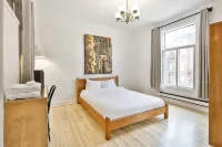 La Maison du Mile-End - Bed and Breakfasts