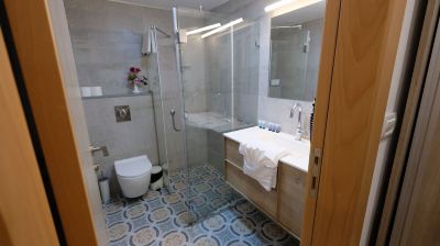 Superior Double Room St. George’s Cathedral Pilgrim Guesthouse – Jerusalem Photo