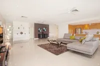 ZenLux 4BR Waterfront Penthouse Pad 270 Panoroma