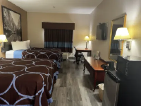 Super 8 by Wyndham Huntsville Hotels in Walker County