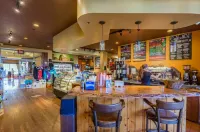 Honua Kai 215 2 Bedroom/2 Bath 2 Condo by Redawning