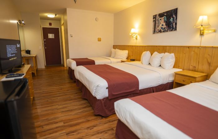 Canadas Best Value Inn River View Hotel