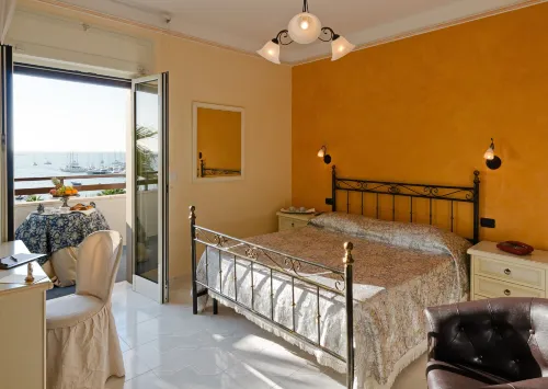 Hotel Mediterraneo - parking