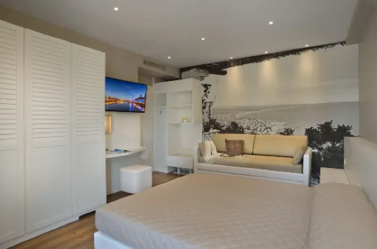 Embassy Hotel & Spa