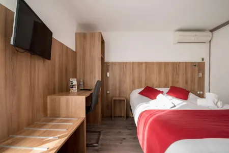 Brit Hotel Plaisance A9/A61 Отели в г. Баж