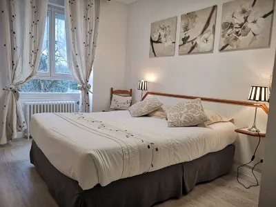 Les Camelias Hotels in Magny-le-Desert