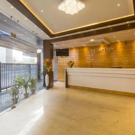 Hotel Sawood International Отели рядом с достопримечательностью «Саенс Сити»
