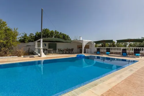 Villa Vale Verde 5 Bedroom Villa, 10 min walk to - 4-Star
