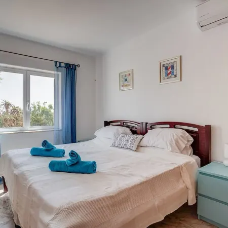 Villa Vale Verde 5 Bedroom Villa, 10 min walk to