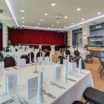 Landhotel Diana Отели рядом с достопримечательностью «Лихтерфельде»