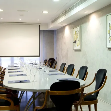Num Hotel