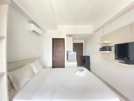 Spacious Studio Room at Mekarwangi Square Cibaduyut Apartment Отели в г. Dayeuhkolot