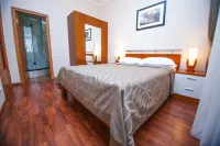 Ardager Residence Hotels near Manjali Mosque