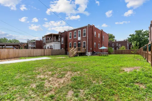 Red Brick Hideaway | JZ Vacation Rentals - Bungalows