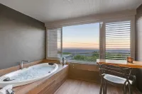 Altitude on Montville Hotels in Mapleton