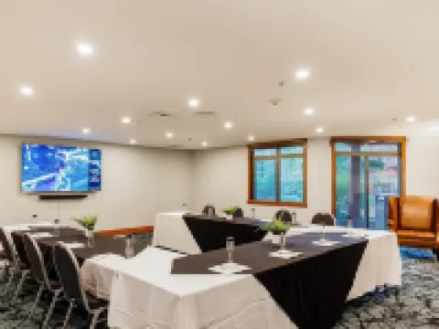 Stoneridge Mountain Resort Hotels in Canmore