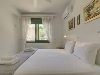 Ouzo Stone House 1 with Private Pool Ξενοδοχεία στην πόλη Πλωμάρι