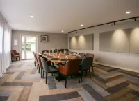 Logis hôtels le Saint Pierre Hotels in Loge-Fougereuse