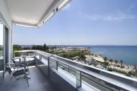 Poseidon Athens Hotel - Pemandangan Pantai