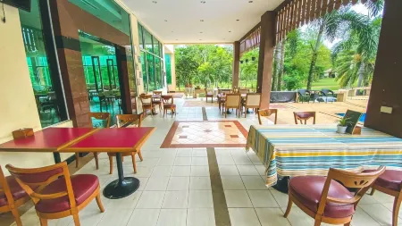 Muak Lek Forest Resort Отели рядом с достопримечательностью «Muak Lek waterfall»