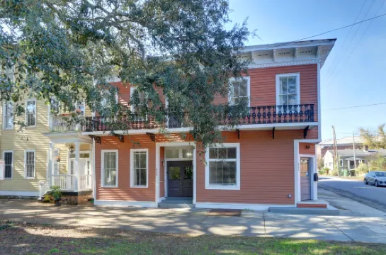 Gallery Stays - Parkside Manor