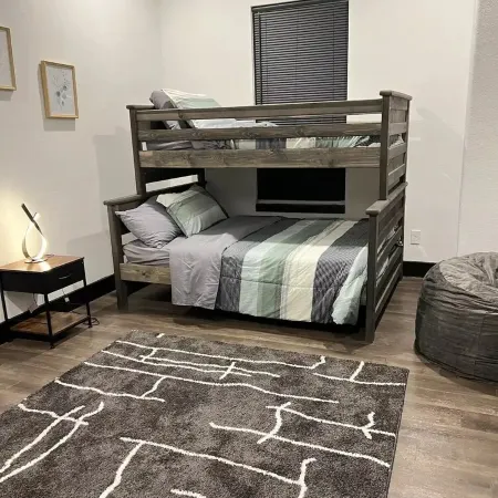 Modern Farmhouse 3-bedroom home, Luxury Master