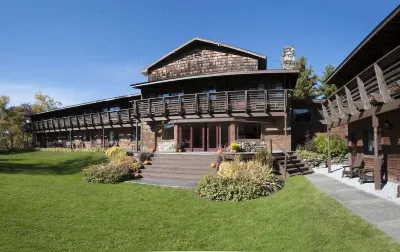 Summit Lodge