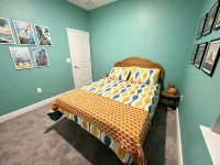 Sanford's Retro Retreat - Boutique