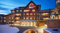 Mountain Views and Luxury Amenities - Stunning Slopeside Retreat