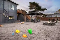 Beachfront Access and Kitchenette - Cozy Coastal Cottages Hotels in Wheeler