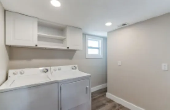 Stylish Getaway with Private Balcony - Charming Coastal Retreat