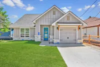 Charming Escape with Hot Tub and Game Area - Delightful Hill Country Haven