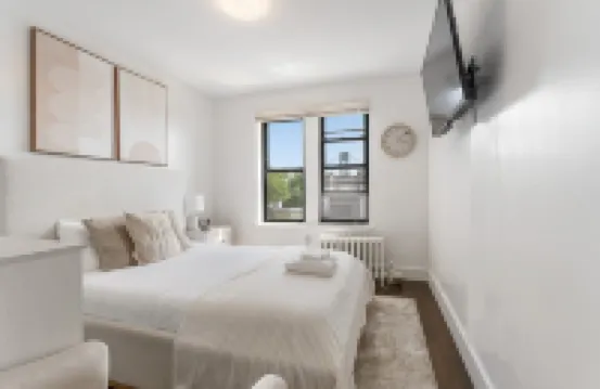 Prime Location and Rooftop Access - Charming Urban Retreat Hotel a 