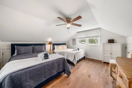 Mountain Oasis with Hot Tub and Stone Fire Pit - Serene Escape Отели в г. Фасги Форест