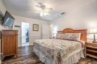 Heated Pool and Outdoor Dining - Charming Tropical Escape