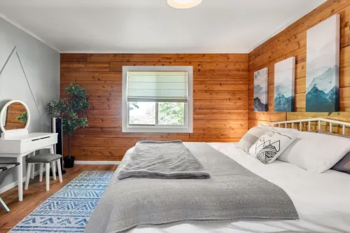 Cozy Fireplace and Indoor Movie Theater - Charming Forest Retreat Hotels in Mason County