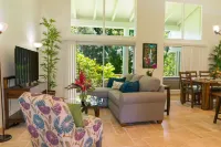 Spacious Living and Modern Comfort - Charming Island Getaway