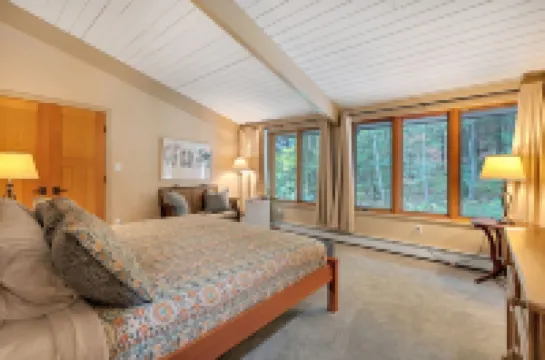 Private Hot Tub, Sauna and Game Room - Stunning Tranquil Escape