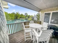 Private Pool and Outdoor Patio Escape - Charming Cozy Retreat Hotels in Marblehead
