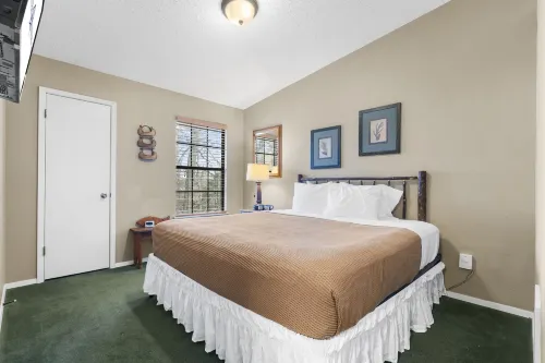 Table Rock Lake Access and Mini Golf Fun - Charming Cozy Retreat Hotels in Kimberling City