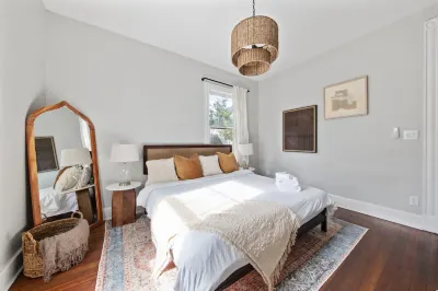 Charming Historic Suite - Easy access, Prime location