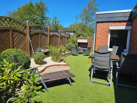 Vacation home on the south beach -2 double bedroom-4 person-2 terrace-dogs on request Отели рядом с достопримечательностью «Боркум»