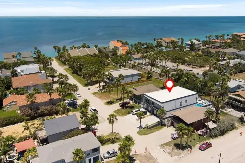 Private Pool and Spacious Living Areas - Stunning Island Retreat