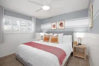 Cozy Retreat with Fire Pit and Alpaca Farm - Charming Coastal Haven