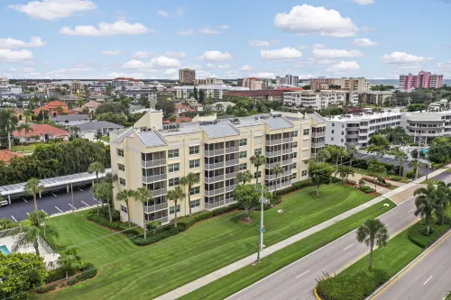 Tropical Garden and Heated Pool - Charming Coastal Escape