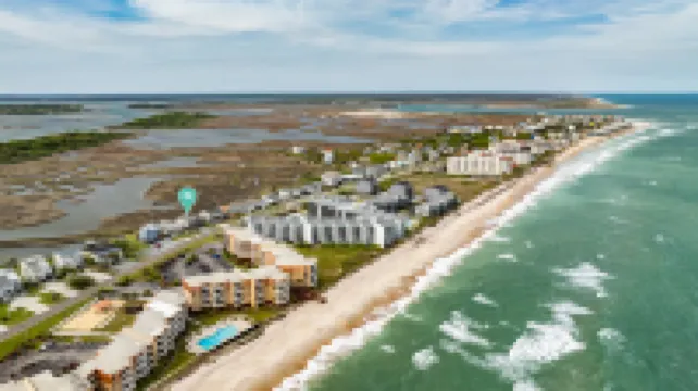 Tranquil Sound Access and Expansive Deck - Charming Coastal Retreat